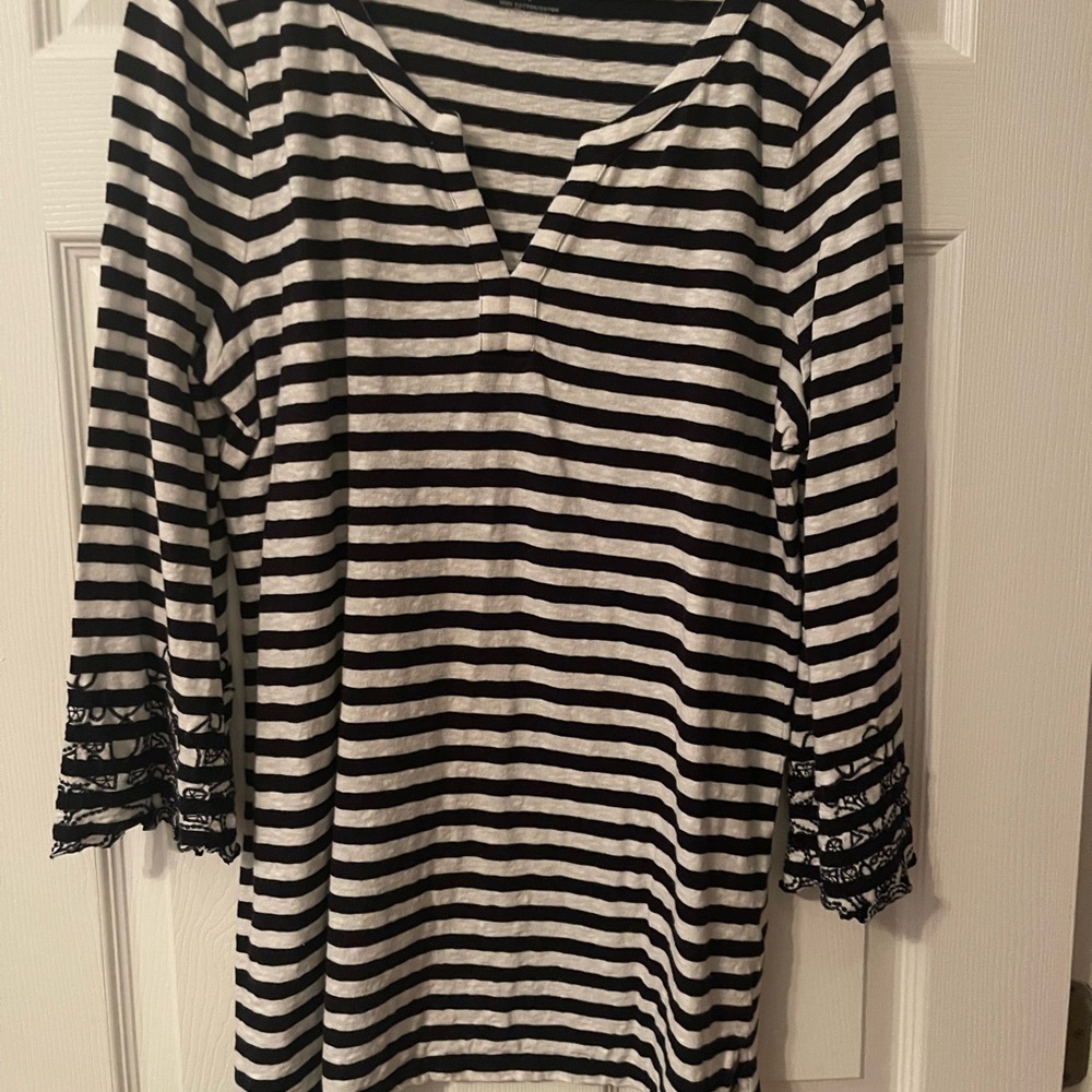 Talbots navy stripe with embroidered bell sleeve tunic XL EUC.
